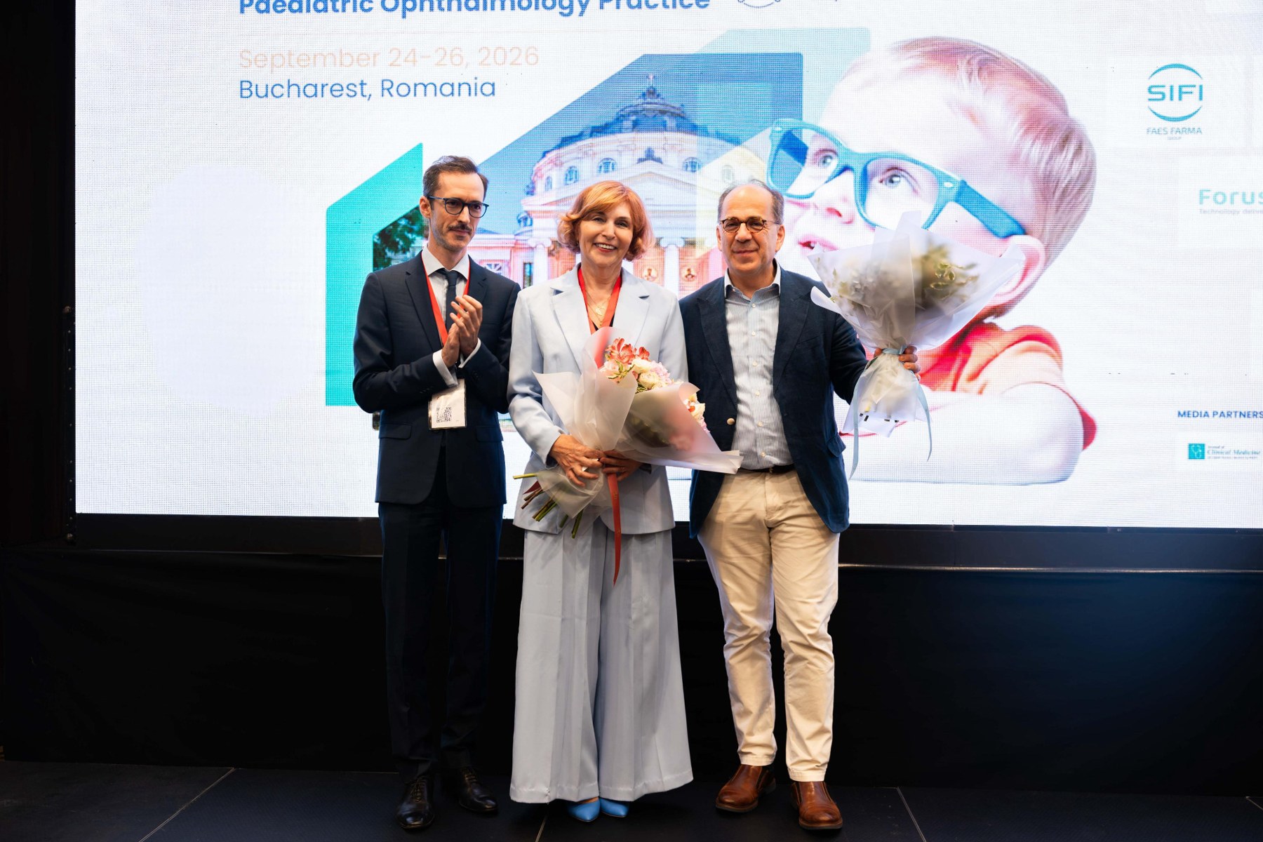 Dr. Daniela Cioplean alături de Prof. Matthieu Robert și Darius Hildebrand.